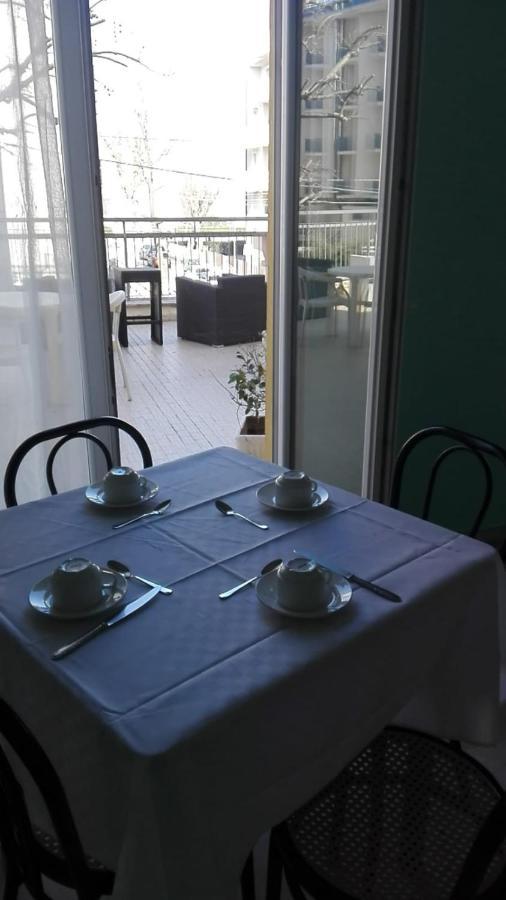 Hotel Ariosto ริมินี ภายนอก รูปภาพ