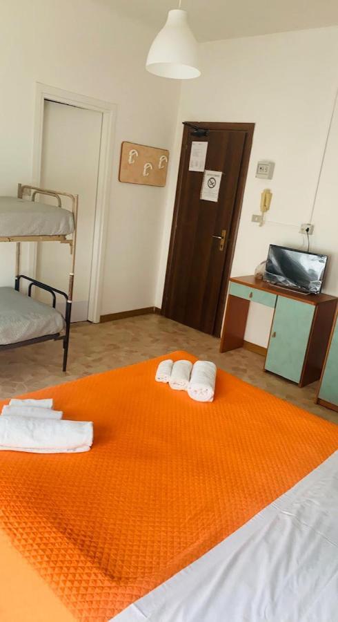 Hotel Ariosto ริมินี ภายนอก รูปภาพ