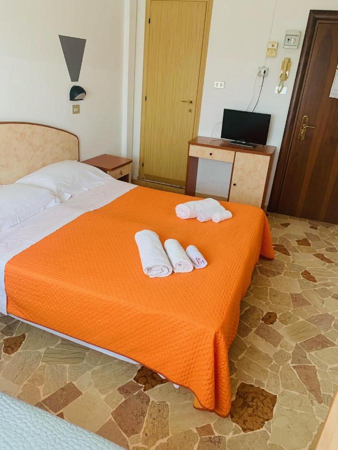 Hotel Ariosto ริมินี ภายนอก รูปภาพ