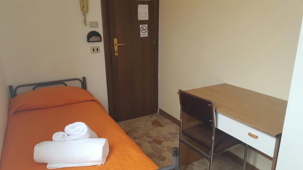 Hotel Ariosto ริมินี ภายนอก รูปภาพ
